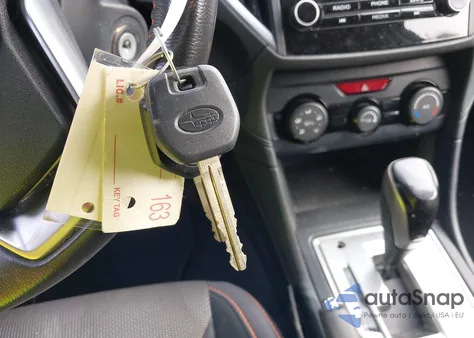 2019 Subaru Crosstrek 2.0I Premium z USA, uszkodzony, nr VIN JF2GTAEC6KH272797